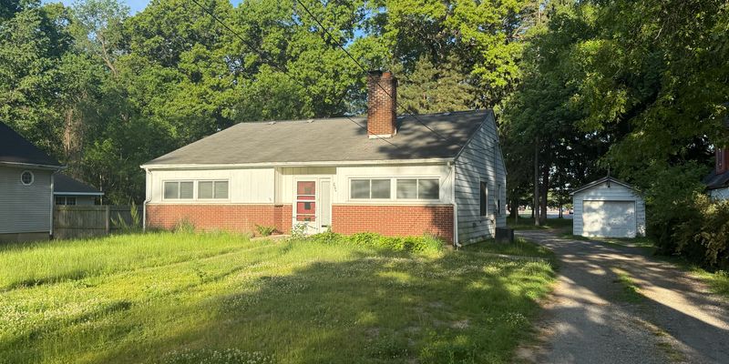 Chesterton House: 800 S 2nd St
