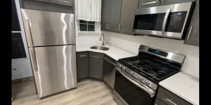 Elizabeth Apartment: 112 Marshall St