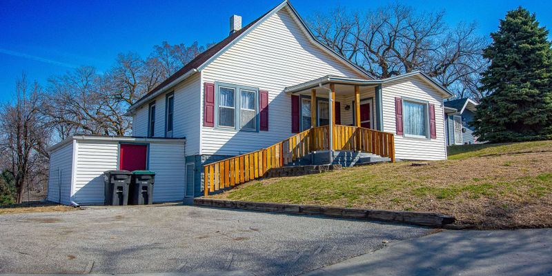Omaha House: 3708 Ida St