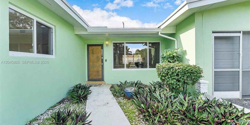 Hollywood House: 2230 Atlanta St