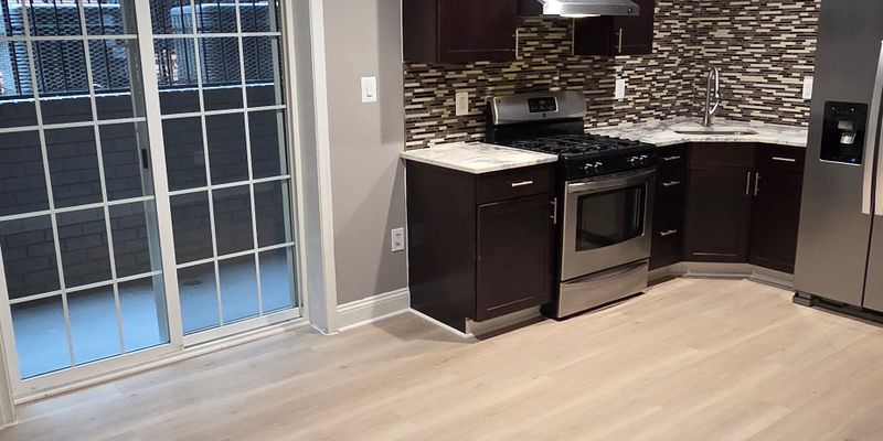 Washington Apartment: 1616 27th St SE