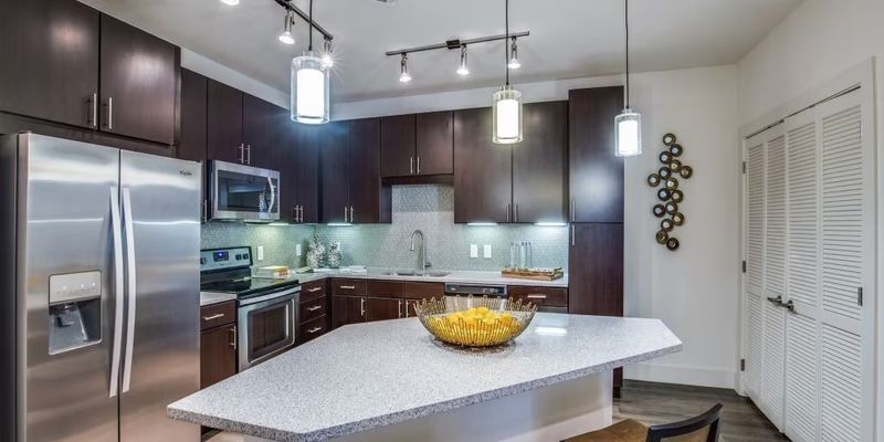 Houston Apartment: 10851 Meadowglen Ln