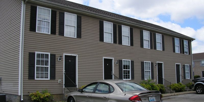 Bowling Green Apartment: 322 Kenlee Cir
