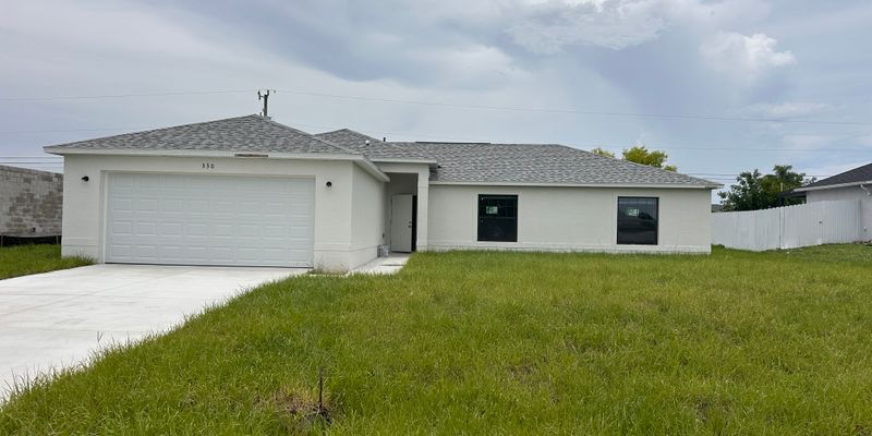 Cape Coral House: 330 NE 10th Terrace
