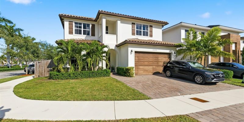 Miami House: 15293 SW 176th Ter #15293