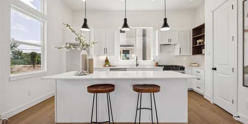 Houston House: 2806 Mills St