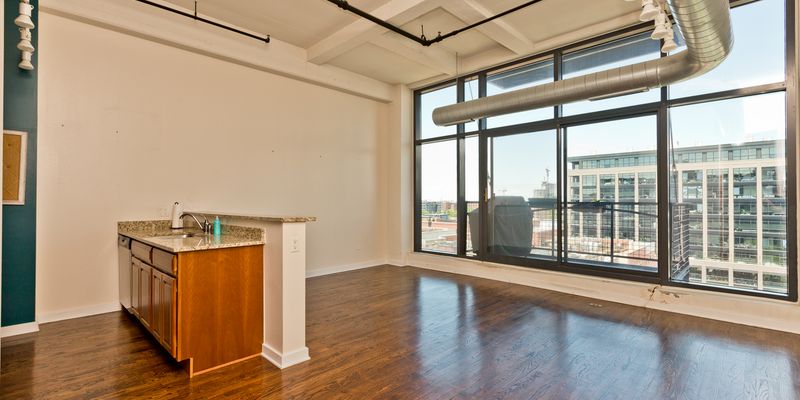 Chicago Condo: 1224 W Van Buren St