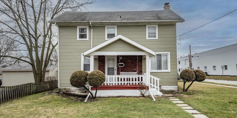 Auburn House: 424 N Indiana Ave