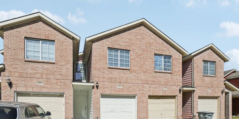 Dallas House: 4021 Preferred Place