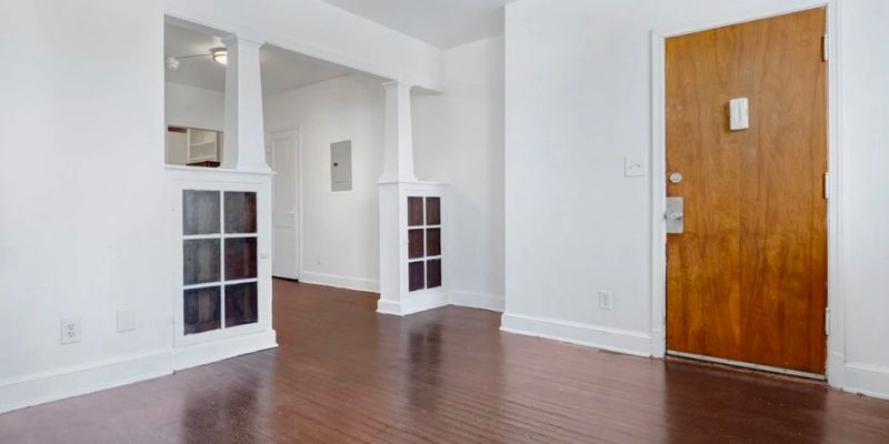 Washington Apartment: 195 35th St NE