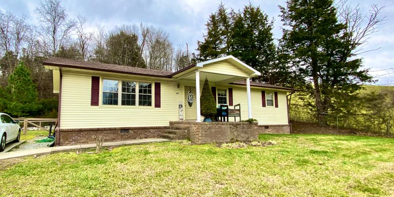Tazewell House: 127 Briar Rd