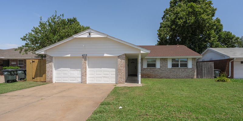 Del City House: 4713 Newport Dr