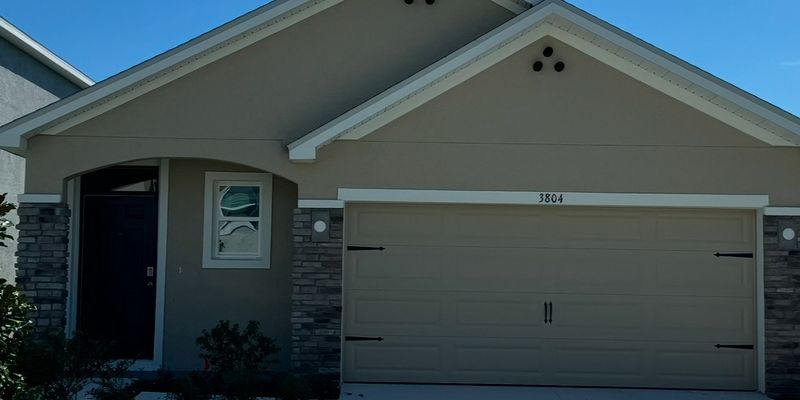 Plant City House: 3804 Sunny Spring Street