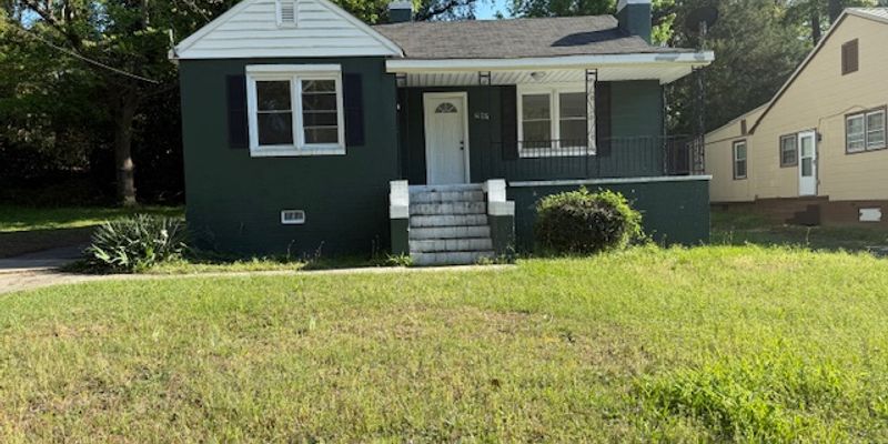 Fayetteville House: 217 Sunset Ave