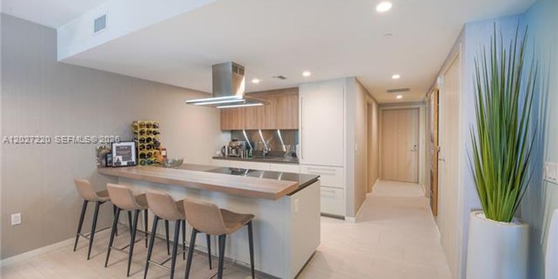 Miami Condo: 1000 Brickell Plaza