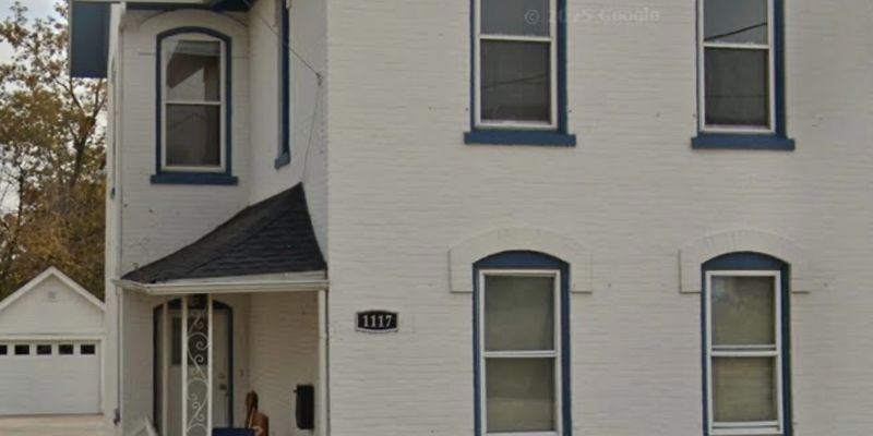 Manitowoc Apartment: 1117 S 8TH ST