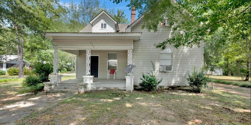 Jasper Apartment: 500 22nd St E