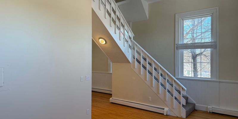 Saco Apartment: 34 Spring St