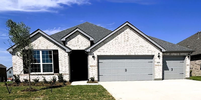 Midlothian House: 4349 Noble Ln