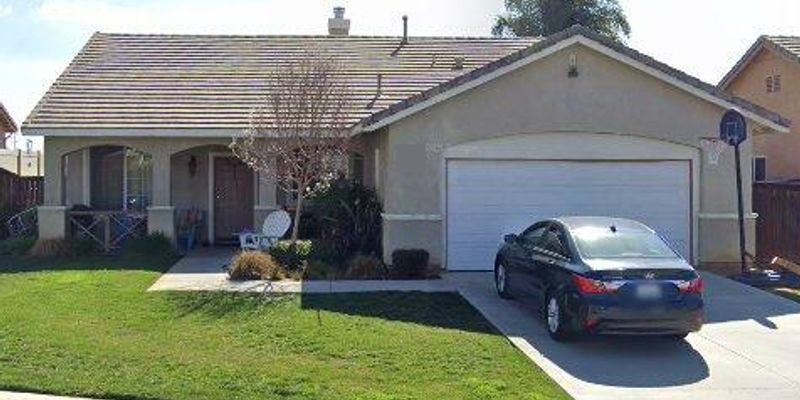 Yucaipa House: 34438 Glenwood Dr