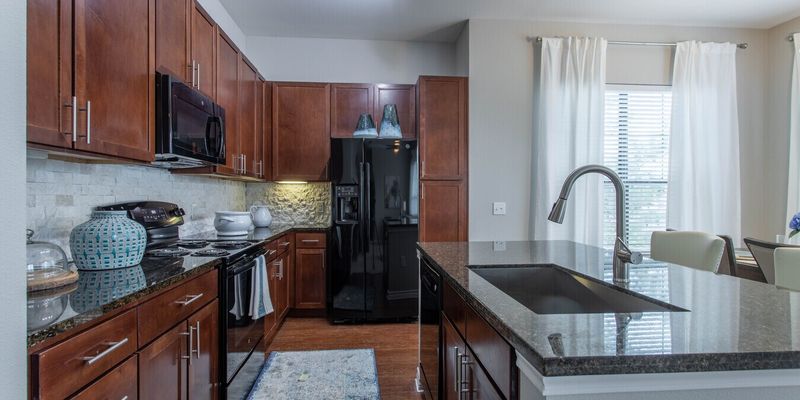 Houston Apartment: 10820 Cypresswood Dr