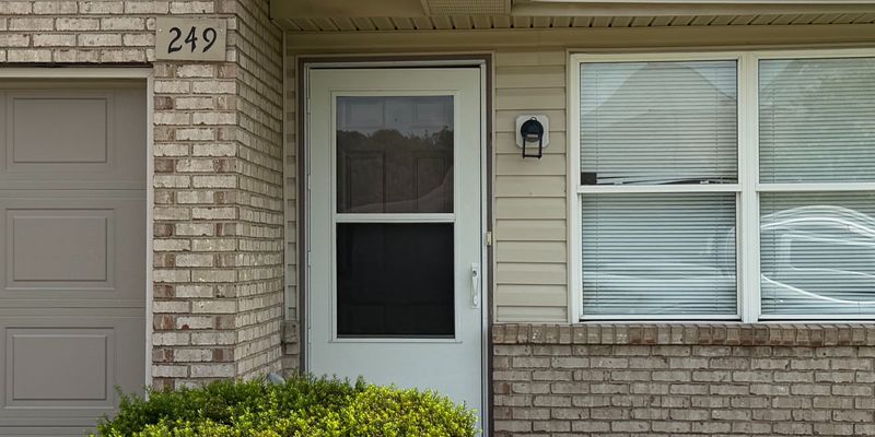 Eaton House: 249 Delaware Crossing