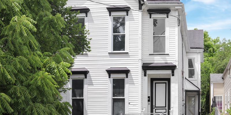 Louisville Apartment: 2529 W Main St