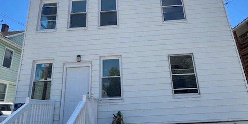 Ansonia Apartment: 11 5th St