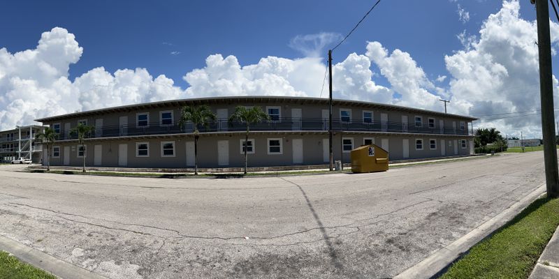Pahokee Apartment: 354 Rardin Ave