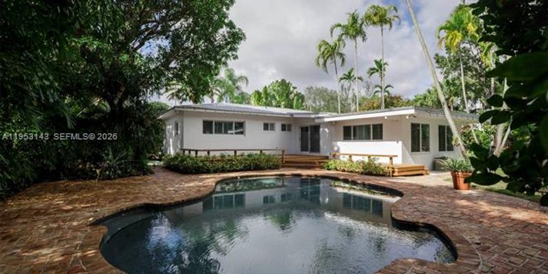 South Miami House: 7801 SW 58th Ave