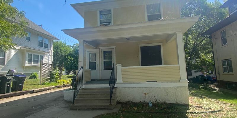 Iowa City House: 714 N Van Buren St