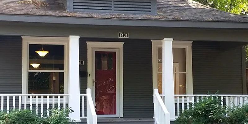 Tulsa House: 1401 S Elwood Ave