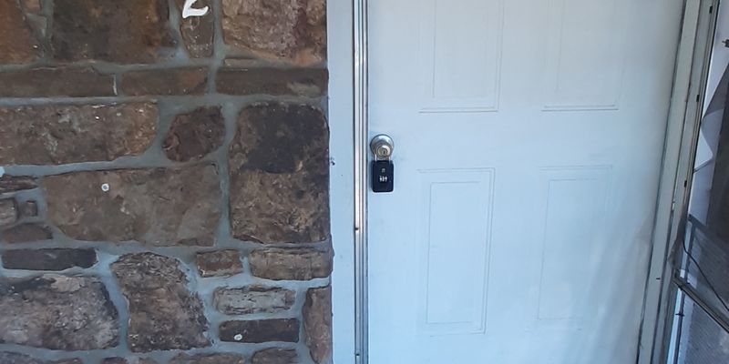 Mountainburg Apartment: 17237 N Hwy 71