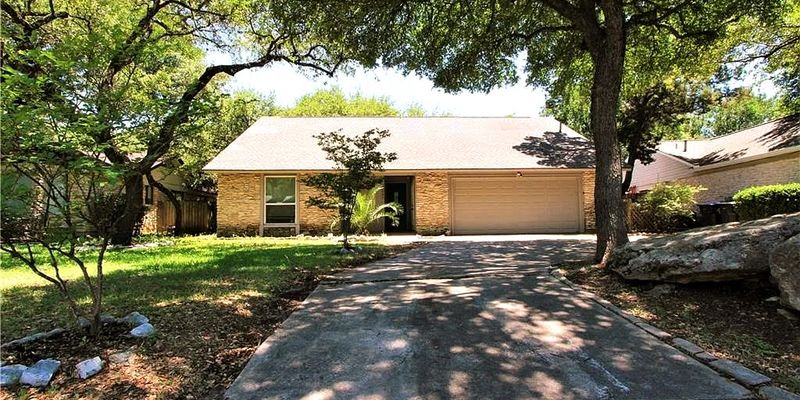 Austin House: 10045 Woodland Village Dr