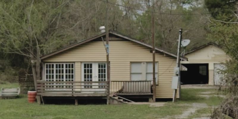 Vidor House: 535 East Railroad