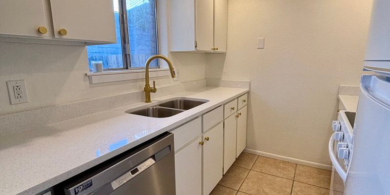salt lake city Apartment: 2289-2293 South Windsor