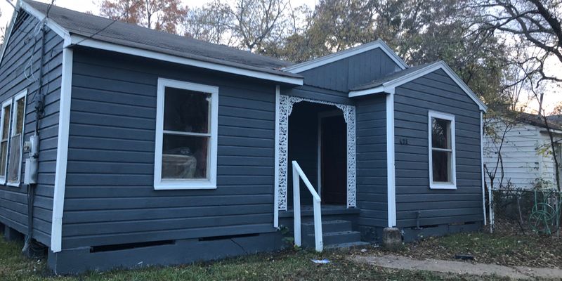 Shreveport House: 618 West 75th Street