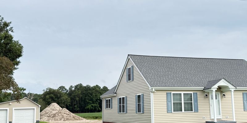 Elizabeth City House: 1935 Nixonton Rd
