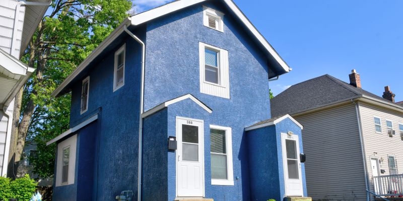 Columbus Apartment: 366 Wrexham Ave