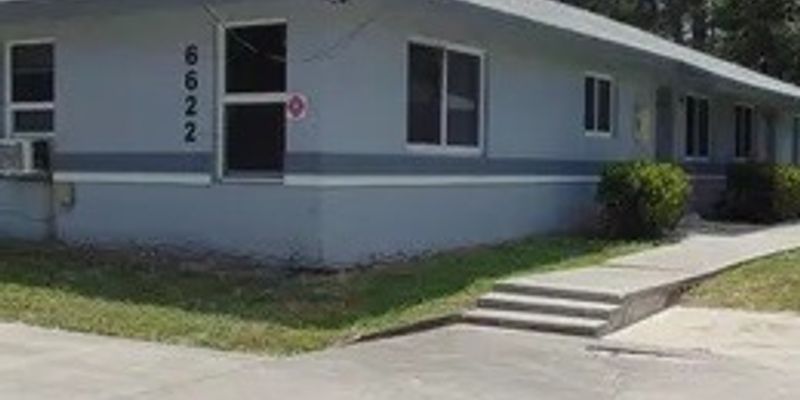 Davie Apartment: 6622 SW 48th St