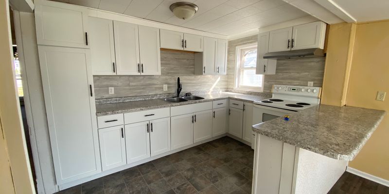 Fairfield House: 508 E Adams Ave