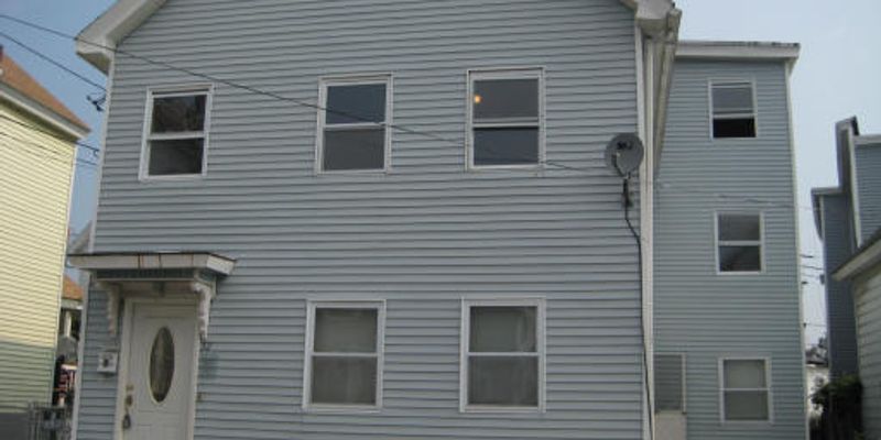 Lowell Apartment: 32 Abbott Street