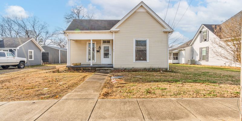 Franklin House: 319 Montague St