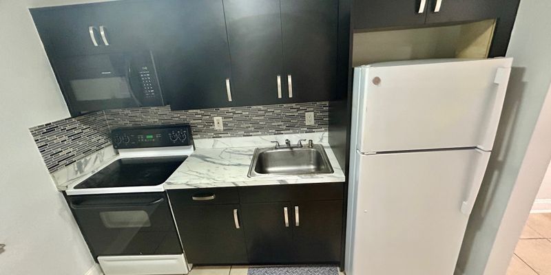 Miramar Apartment: 6024 Southwest 26th Street