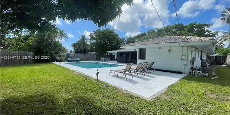 North Miami House: 2115 Alamanda Dr