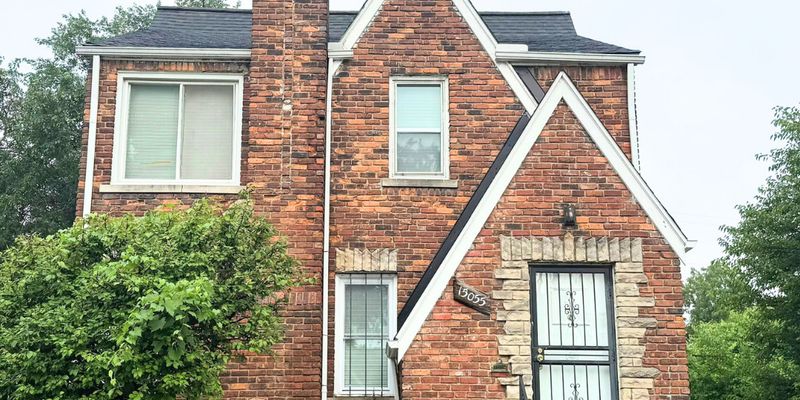 Detroit House: 15055 Mark Twain St