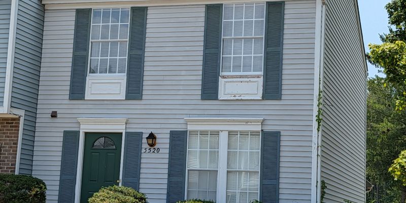 Raleigh House: 5520 Bringle Court