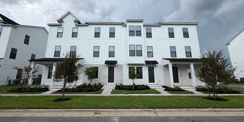 Winter Garden House: 15069 Groveside Rd