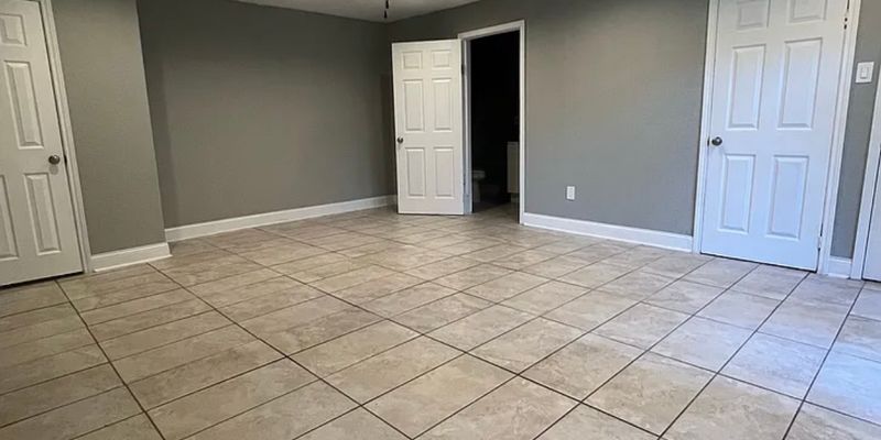 Houston House: 8601 Homewood Ln