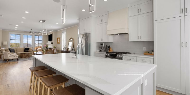 Greenville House: 118 Howe St